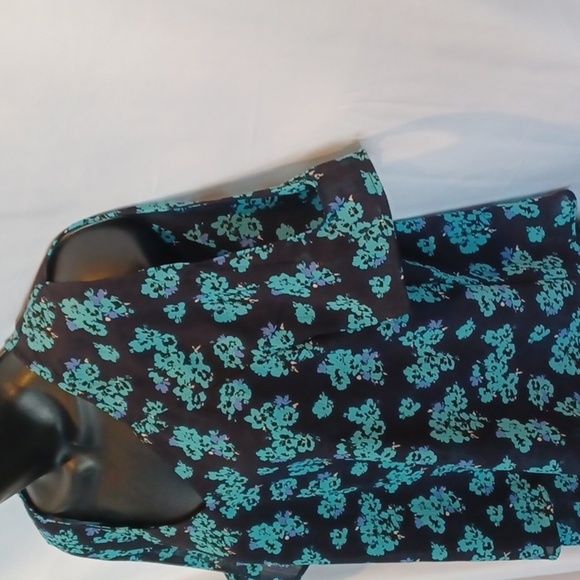 Juicy Couture floral cold shoulder teired Top, Women’s Size Med - Picture 3 of 6